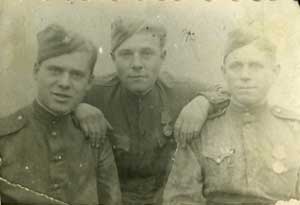 А. В. Глаголев слева, 1944 г.