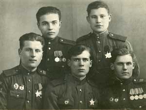 А. В. Глаголев и друзья по военному училищу, 1947 г.