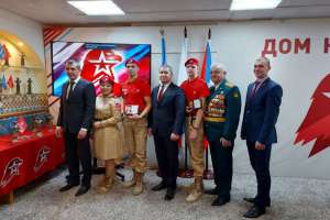 21 февраля двое курагинских ребят Павел Бажитов и Владимир Никулкин получили нагрудный знак Юнармейская доблесть.
