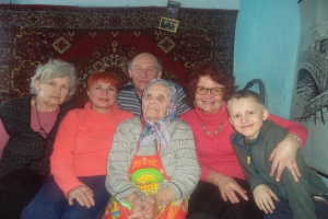 Екатерина Емельяновна Воронова с семьей